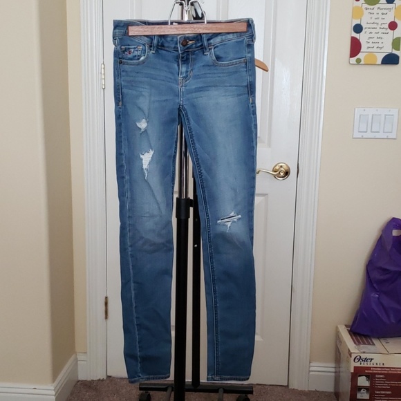 Low rise distressed skinny jeans - Picture 1 of 2